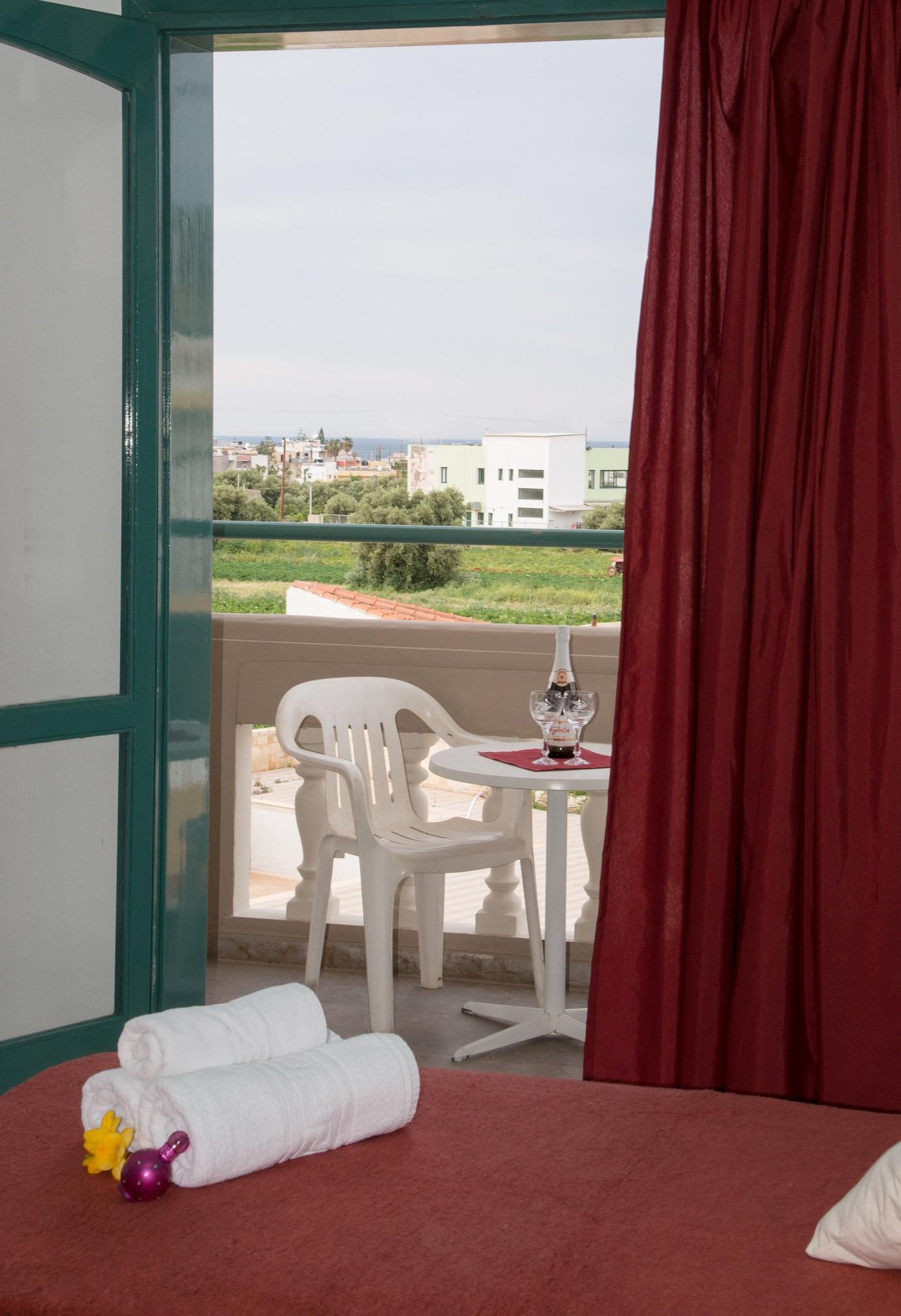 Theoni Apartments Mália Zewnętrze zdjęcie